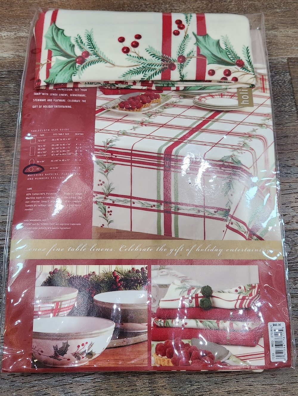 New Lenox Holiday Nouveau 70" Round Tablecloth - Festive Holly & Gold Ribbons